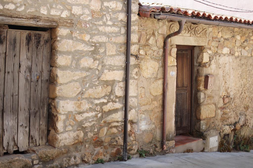 La Grulla Dorada Guest House Perales del Puerto Exterior photo